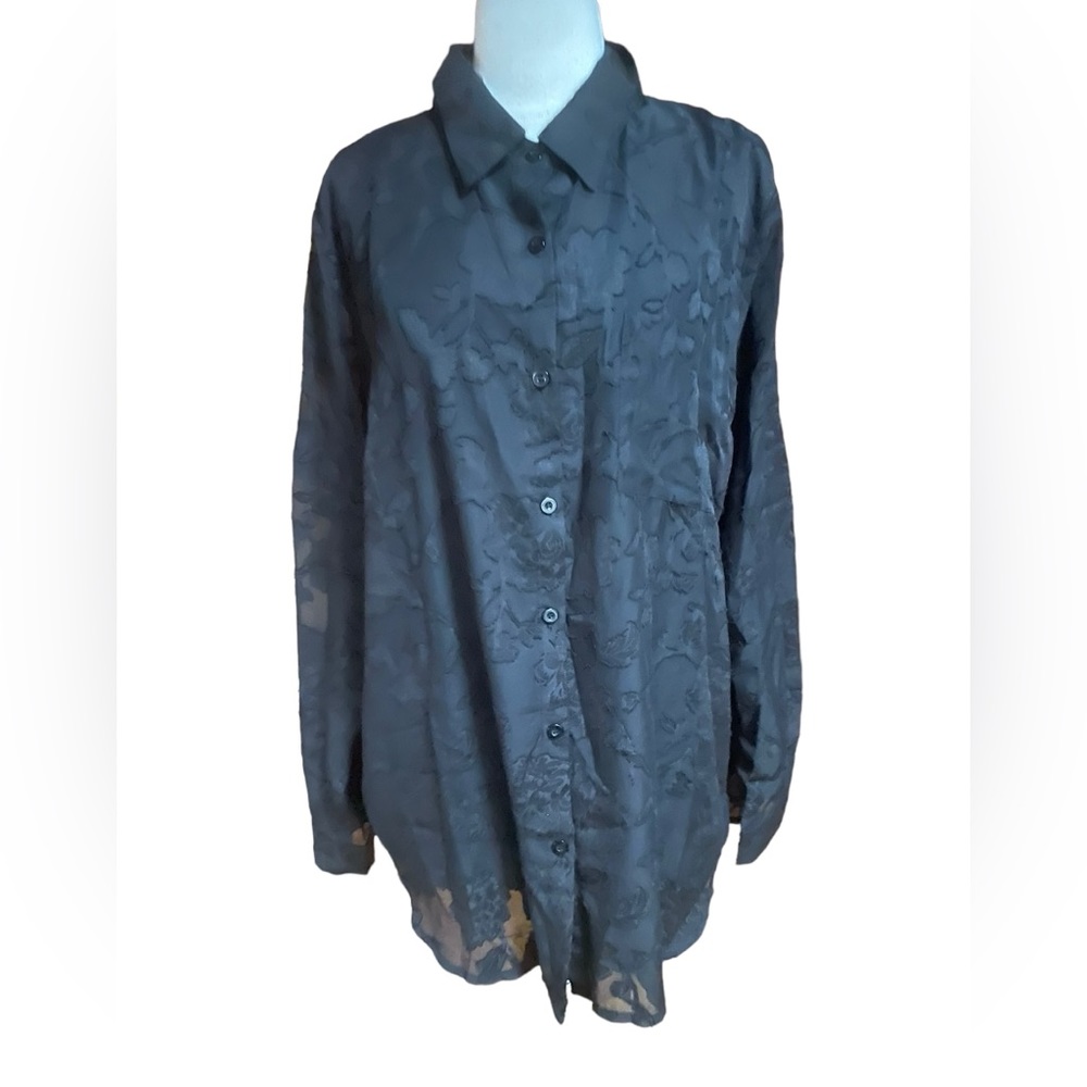 NWOT Source Unknown Floral Embossed Sheer Arms Button Down‎ Blouse